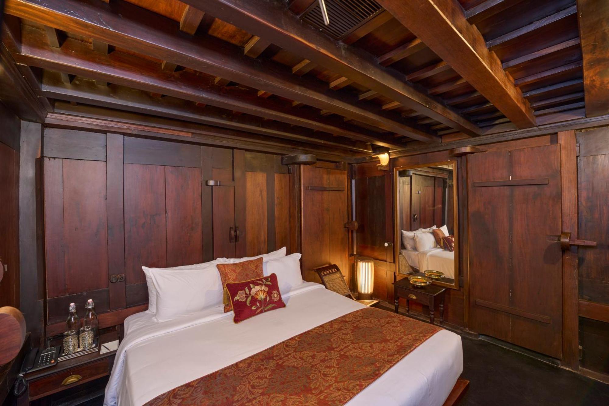 The Leela Ashtamudi, A Raviz Hotel Kollam Ngoại thất bức ảnh A bedroom at the hotel