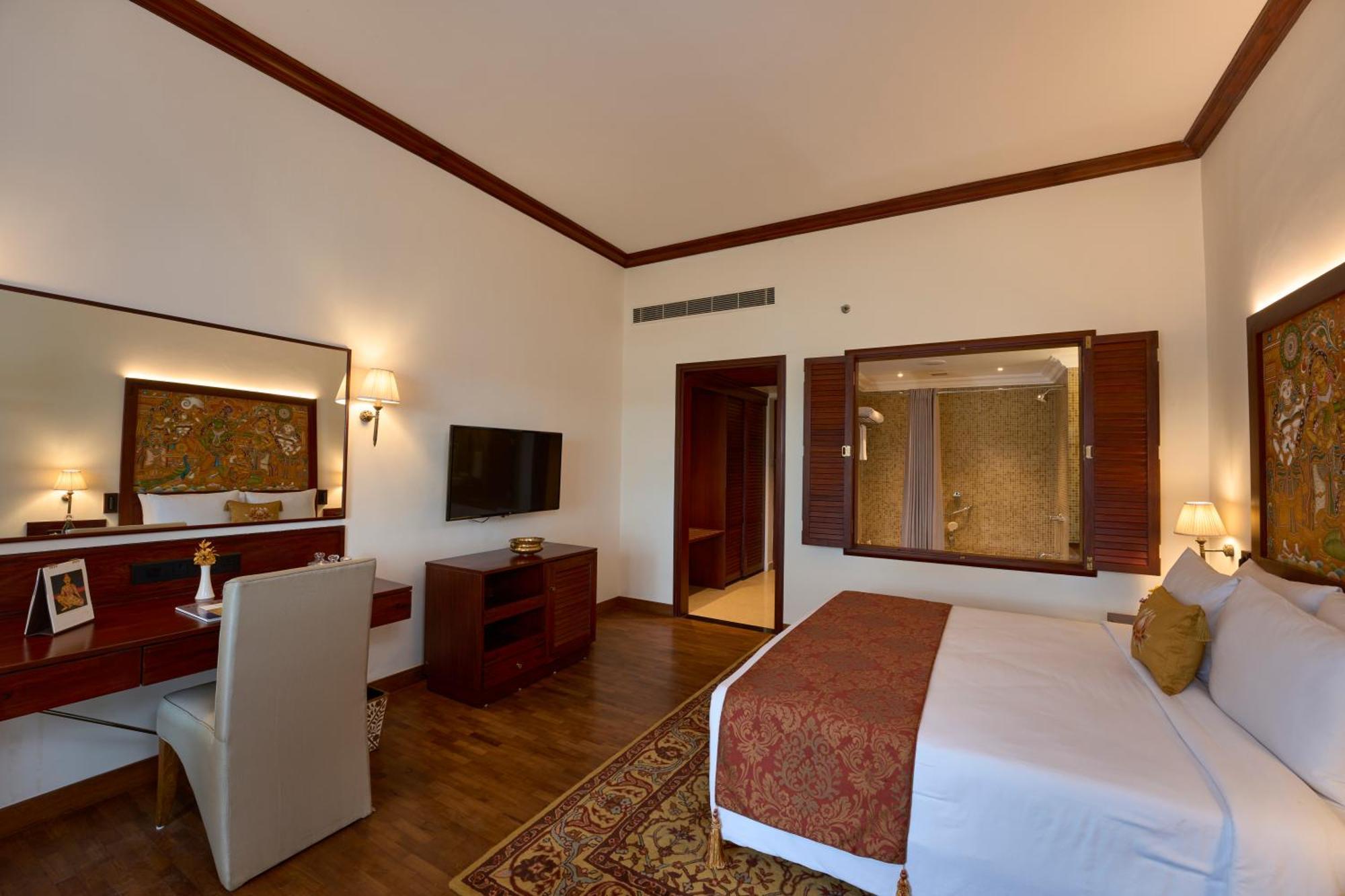 The Leela Ashtamudi, A Raviz Hotel Kollam Ngoại thất bức ảnh A room at the Taj Bengal