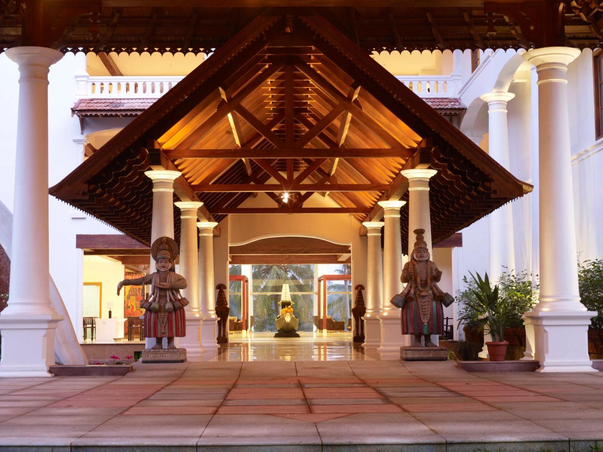 The Leela Ashtamudi, A Raviz Hotel Kollam Ngoại thất bức ảnh The lobby of the Angsana Resort and Spa, Phuket